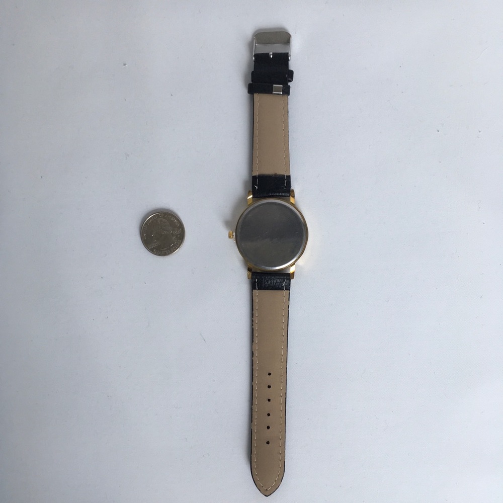 Eyelash & Lips Whimsical Watch - Picture 4 of 7